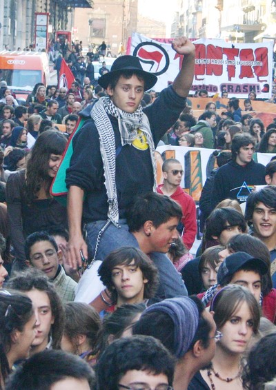 studenti antifascisti in piazza