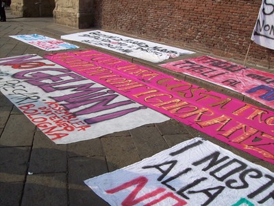 2. Piazza Maggiore, conclusione della manifestazione degli studenti medi contro la legge Gelmini - 10 ottobre 2008